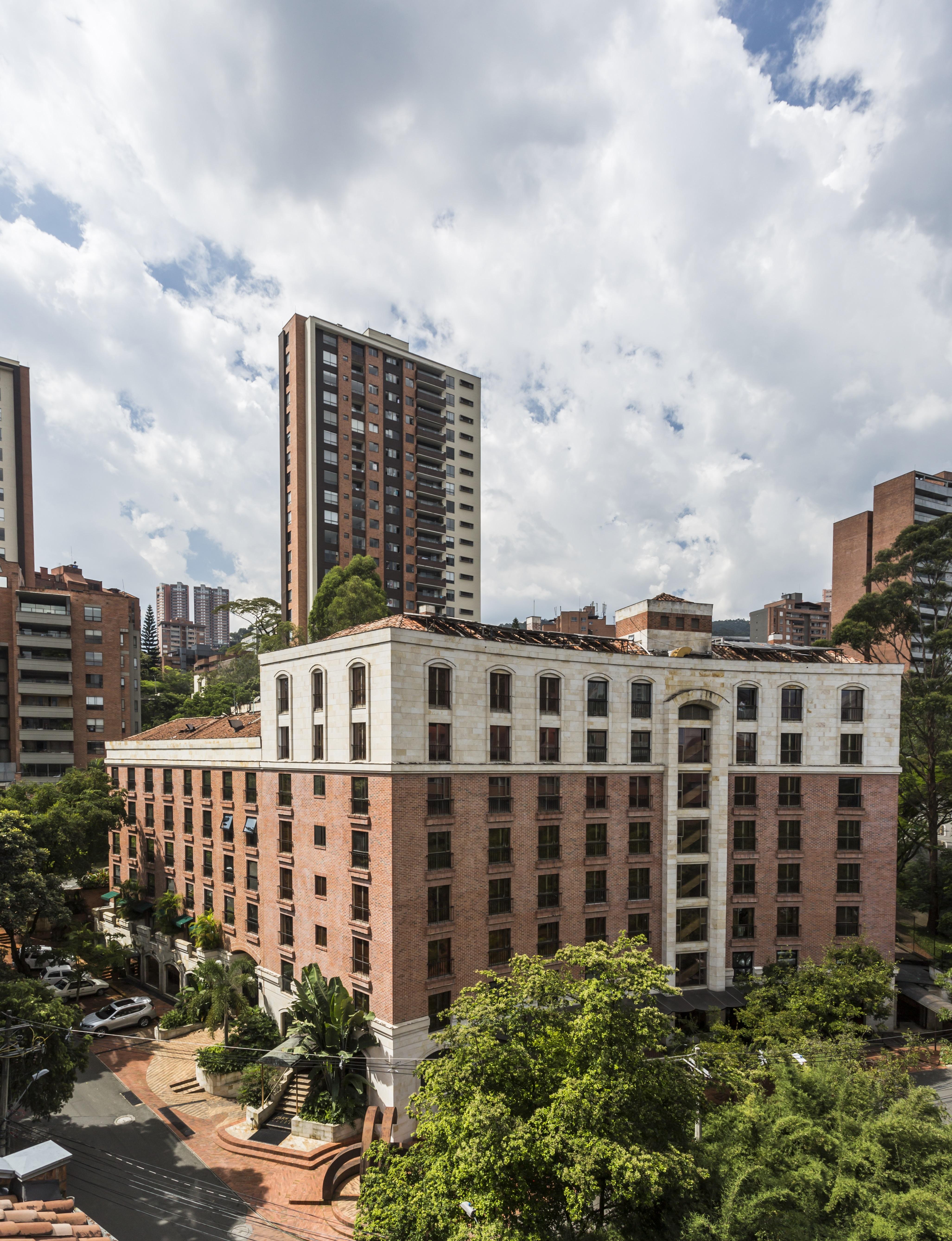 Hotel Park10 Μεντεγίν Εξωτερικό φωτογραφία Residential buildings in Chapinero