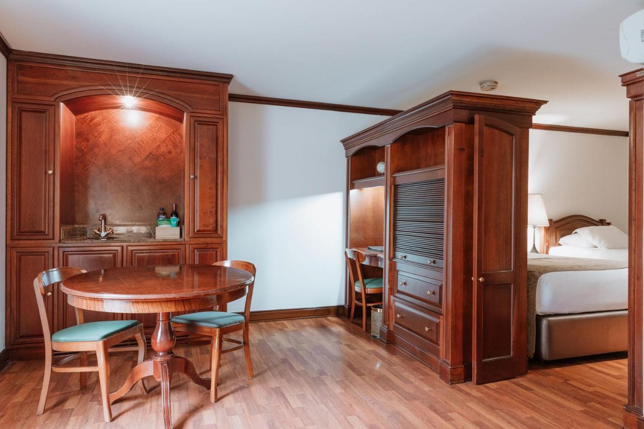 Hotel Park10 Μεντεγίν Εξωτερικό φωτογραφία A suite at the hotel