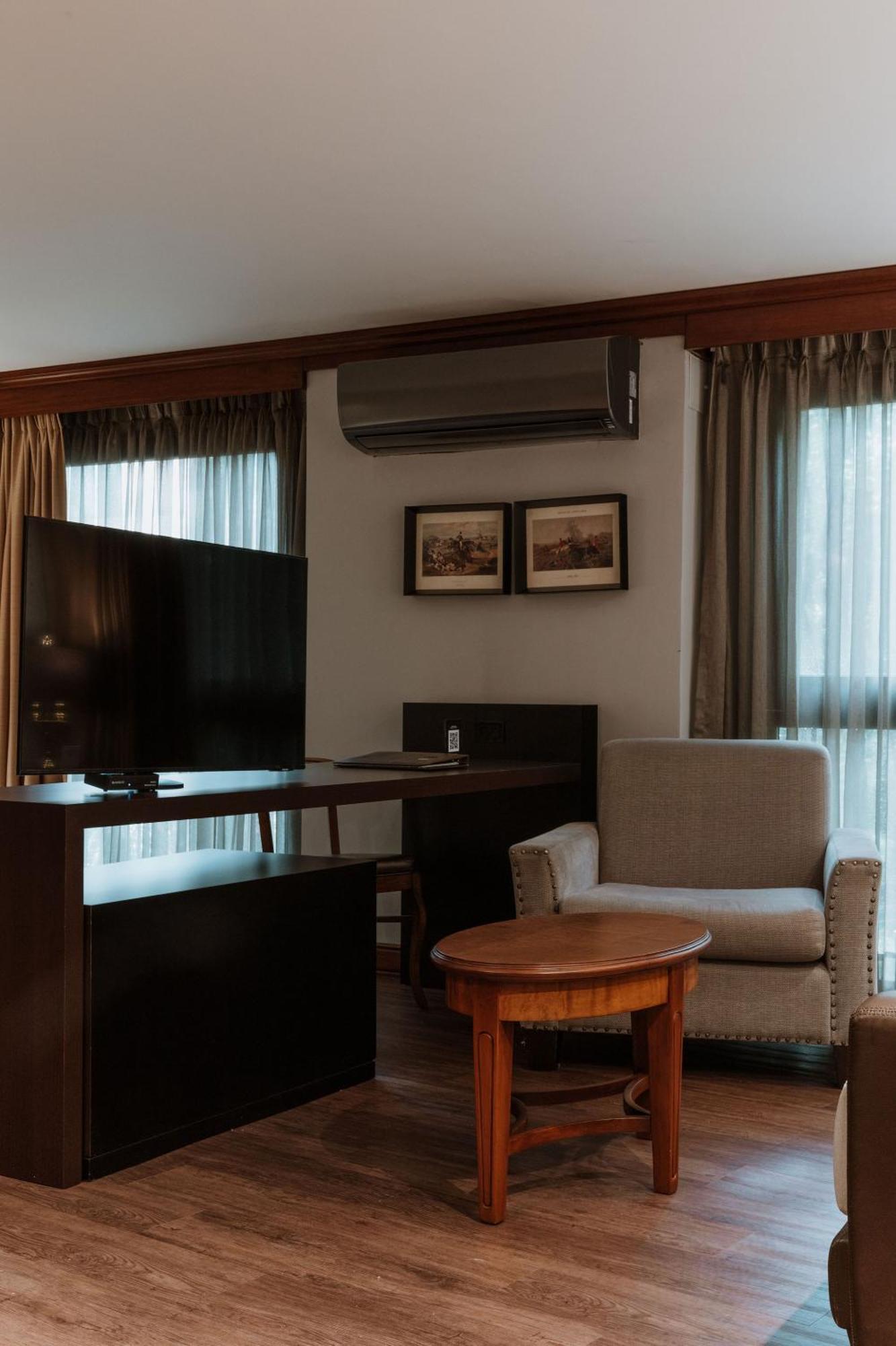 Hotel Park10 Μεντεγίν Εξωτερικό φωτογραφία A room at the hotel