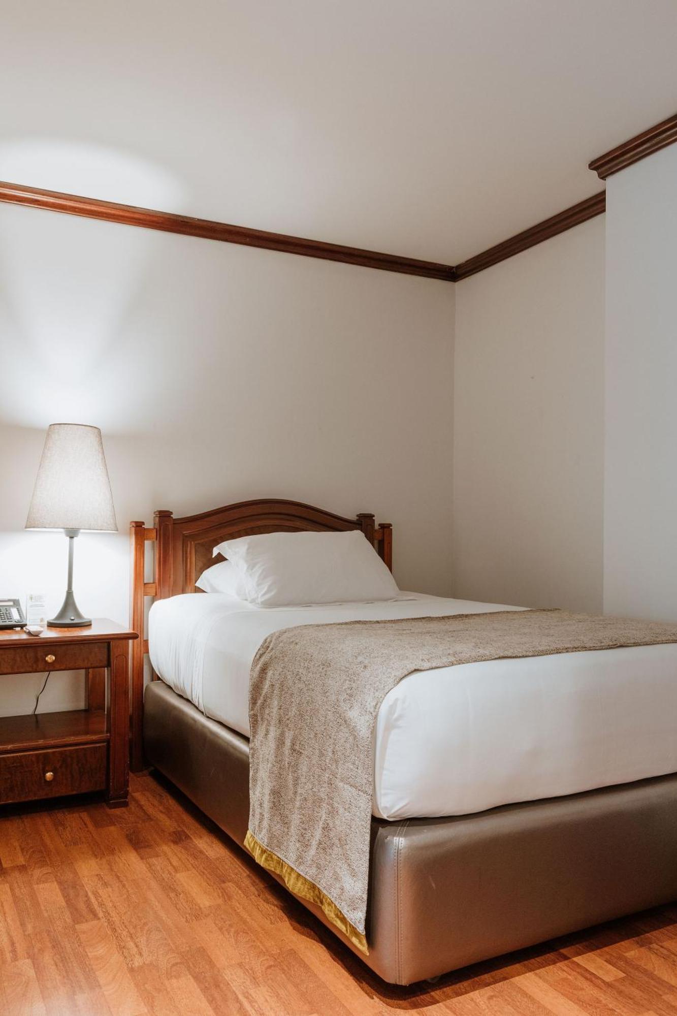 Hotel Park10 Μεντεγίν Εξωτερικό φωτογραφία A single bed