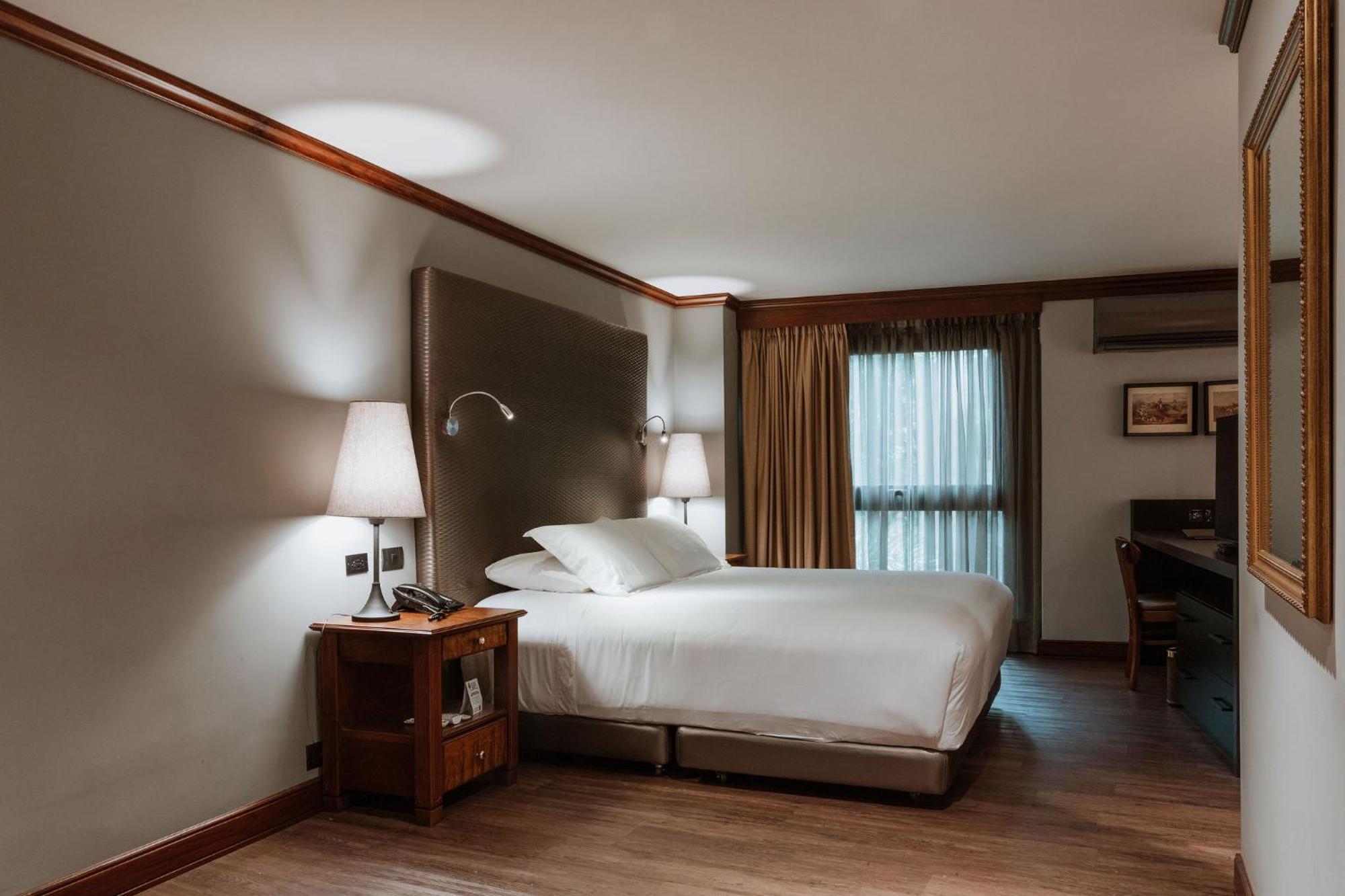 Hotel Park10 Μεντεγίν Εξωτερικό φωτογραφία A room at the hotel
