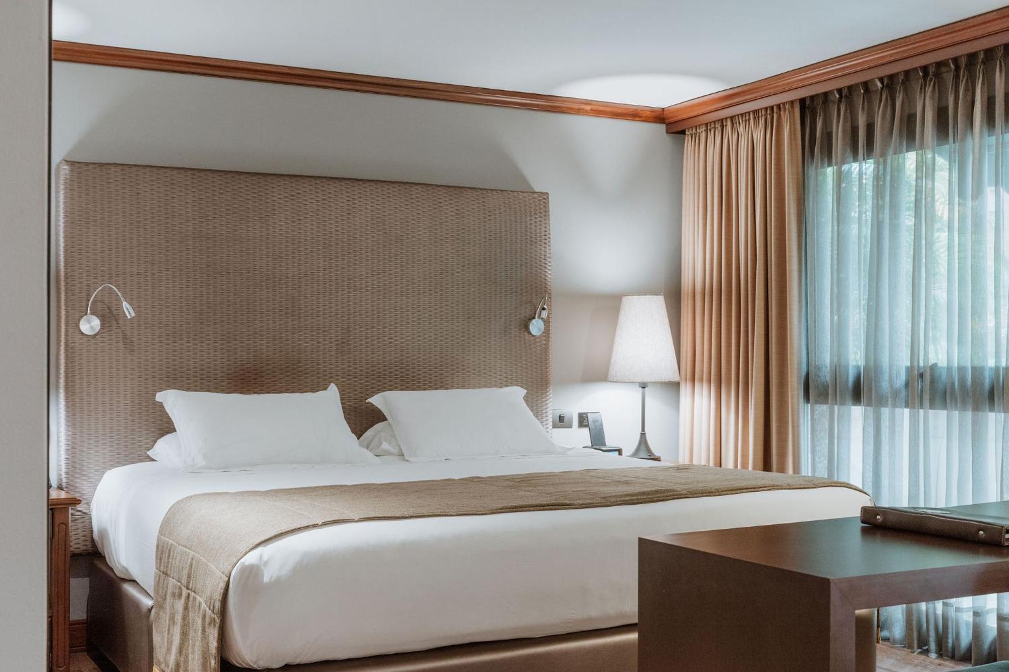 Hotel Park10 Μεντεγίν Εξωτερικό φωτογραφία A bedroom at the hotel