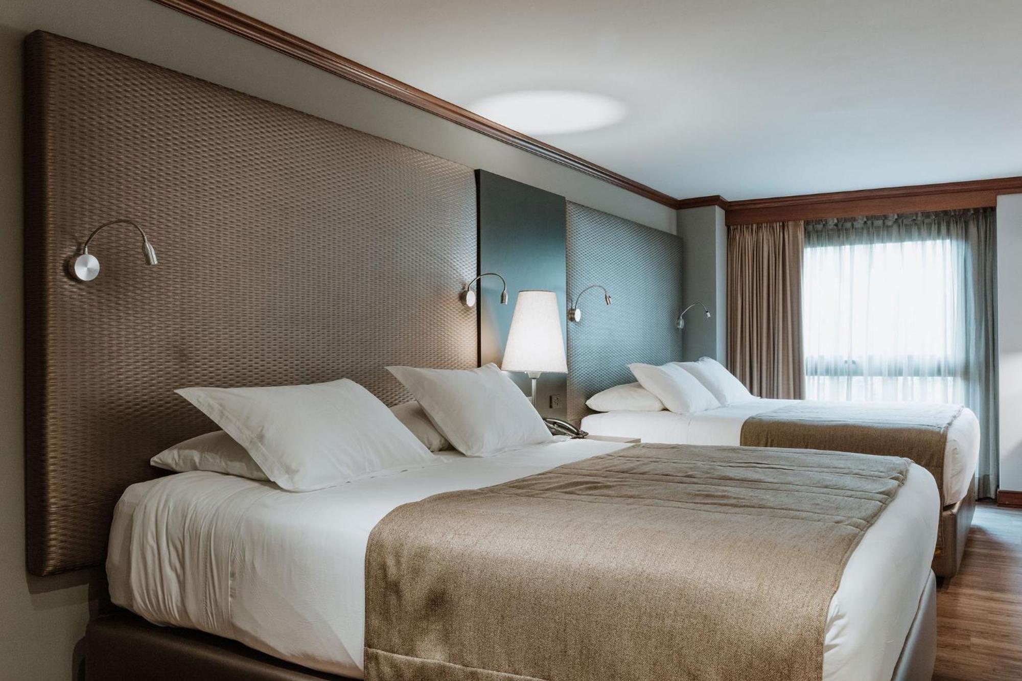 Hotel Park10 Μεντεγίν Εξωτερικό φωτογραφία A room at the hotel
